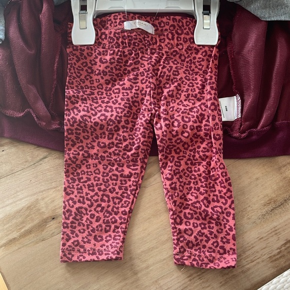 NWT Tahari Baby 3 Piece Set Faux Fur Leopard Ruffle Jacket Onesie 6/9 Months - Picture 6 of 10